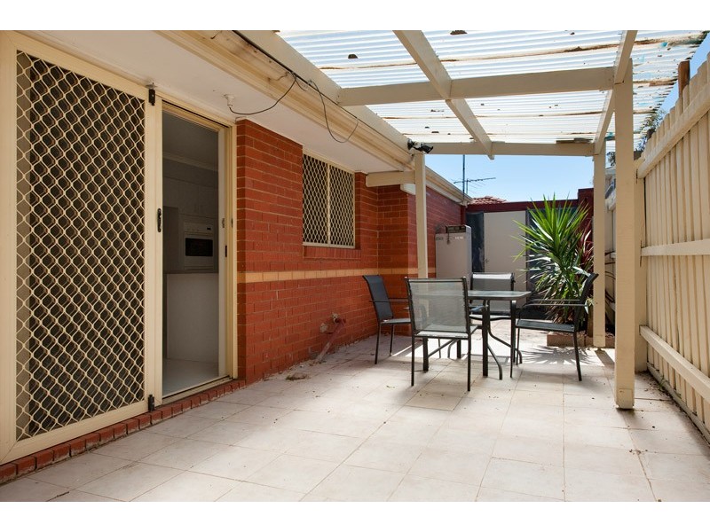 11/24  Tyler Street, Preston VIC 3072