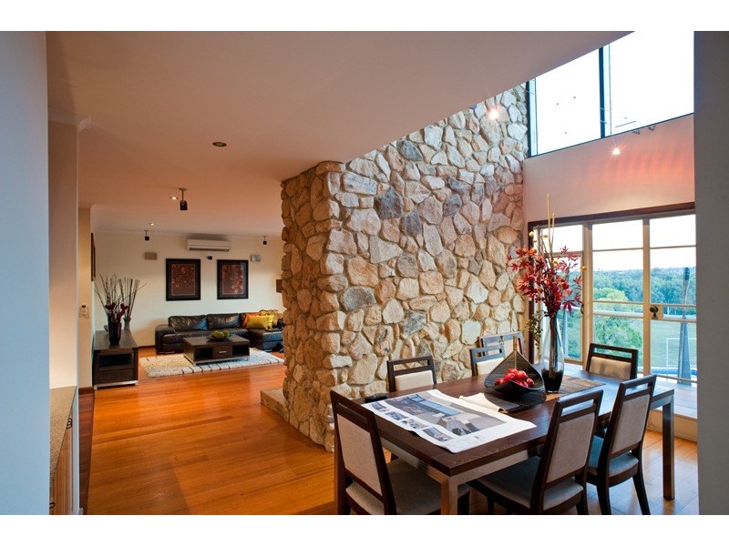 13 Mossman Drive, Eaglemont VIC 3084