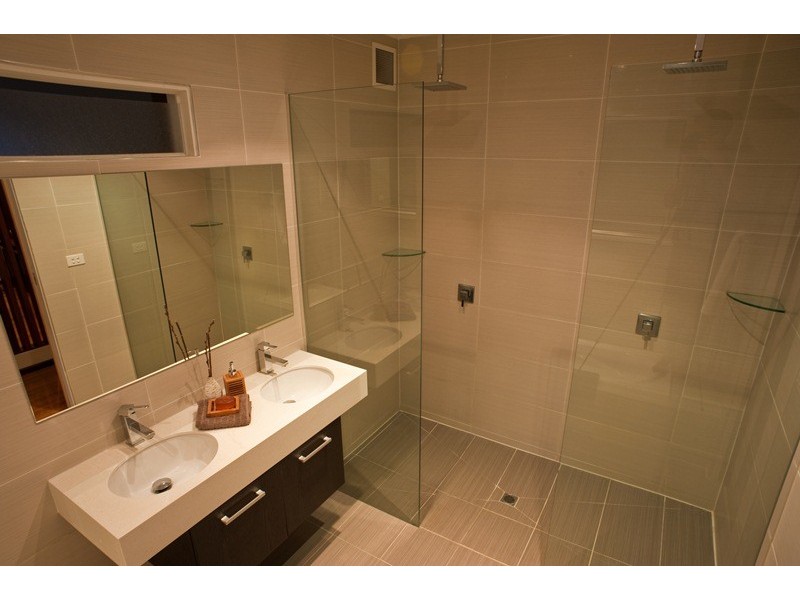 13 Mossman Drive, Eaglemont VIC 3084