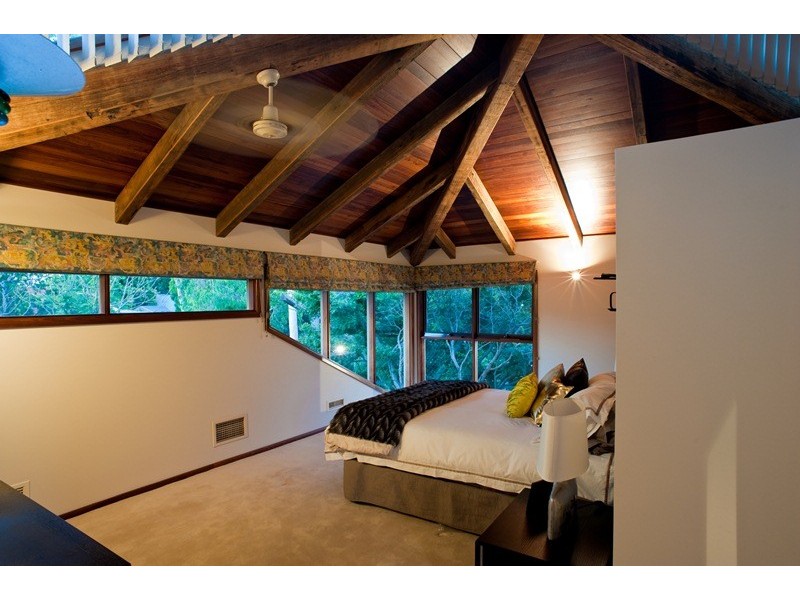 13 Mossman Drive, Eaglemont VIC 3084