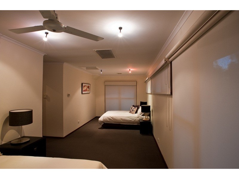 13 Mossman Drive, Eaglemont VIC 3084