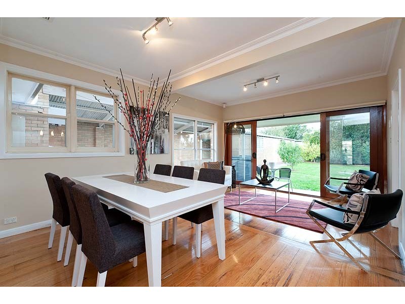 18 Gladhall Avenue, Thornbury VIC 3071