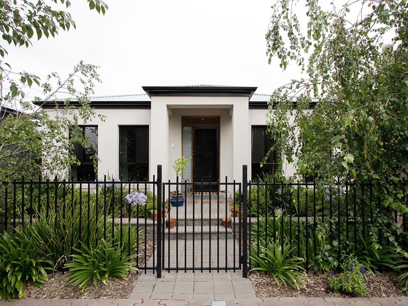 16 Ramsay Avenue, Hillcrest SA 5086