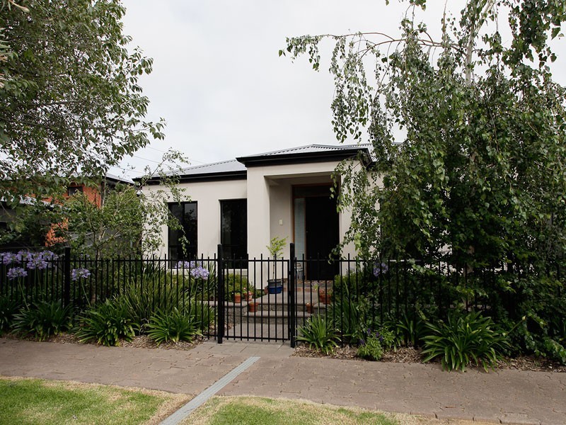 16 Ramsay Avenue, Hillcrest SA 5086