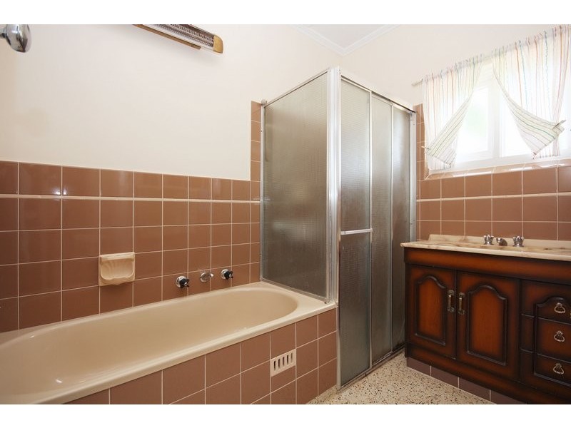 68 Kent Avenue, Clearview SA 5085