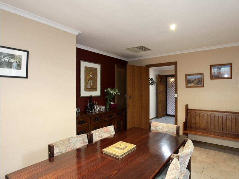 4 Pangari Drive, Fairview Park SA 5126