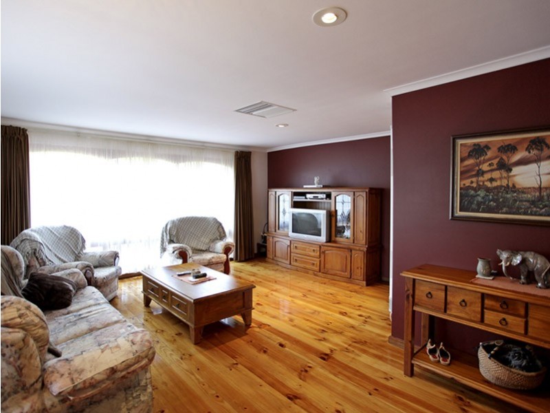4 Pangari Drive, Fairview Park SA 5126