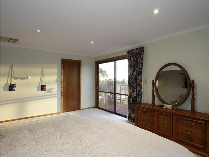4 Pangari Drive, Fairview Park SA 5126