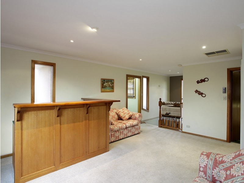 4 Pangari Drive, Fairview Park SA 5126