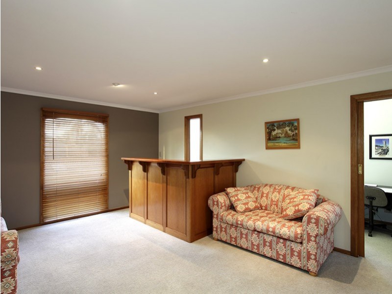 4 Pangari Drive, Fairview Park SA 5126