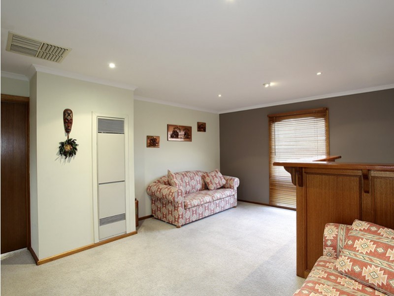 4 Pangari Drive, Fairview Park SA 5126