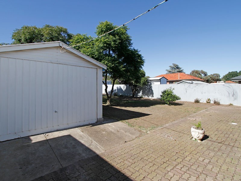 6 Reading Street, Clearview SA 5085