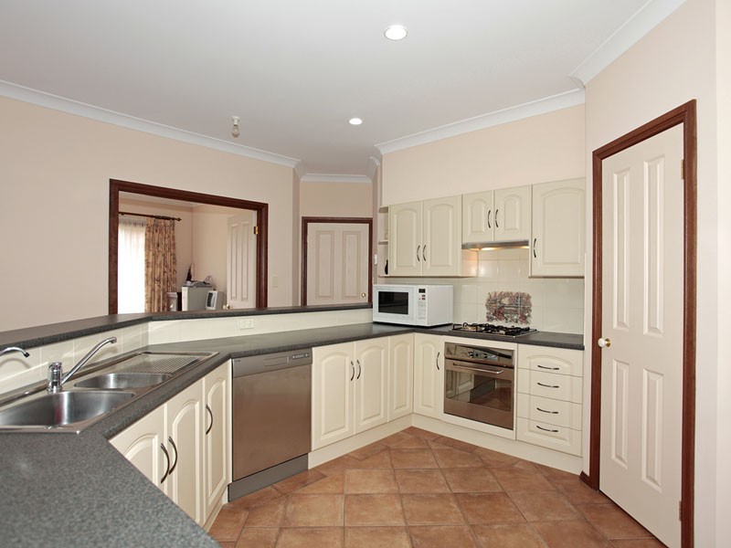 13 Outback Court, Walkley Heights SA 5098