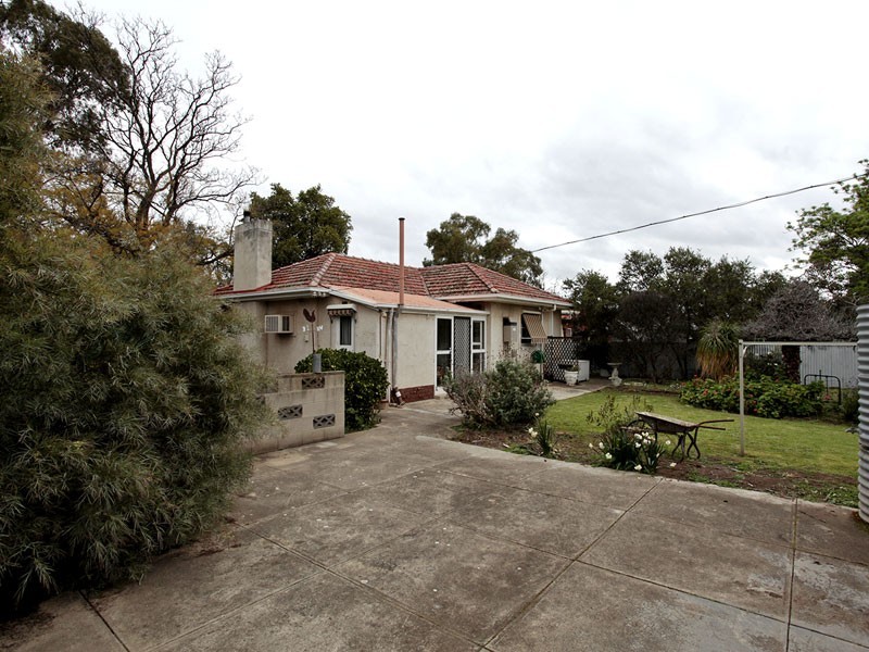 70 Leslie Avenue, Blair Athol SA 5084