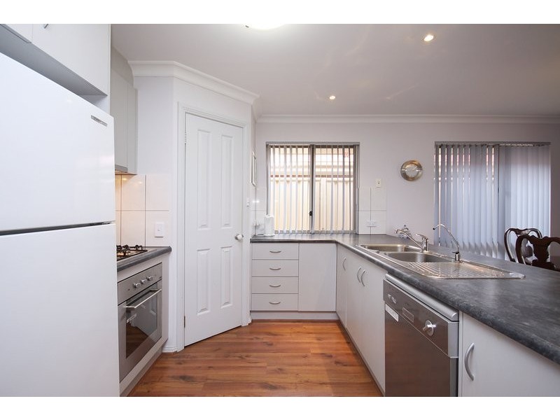 32B Warren Road, Para Hills West SA 5096