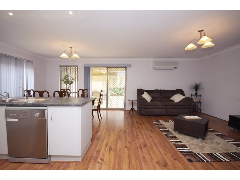 32B Warren Road, Para Hills West SA 5096