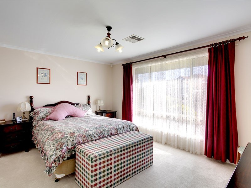 4 Sissinghurst Drive, Oakden SA 5086