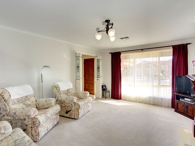4 Sissinghurst Drive, Oakden SA 5086