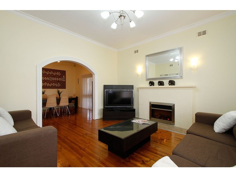 11 Rosslyn Avenue, Manningham SA 5086