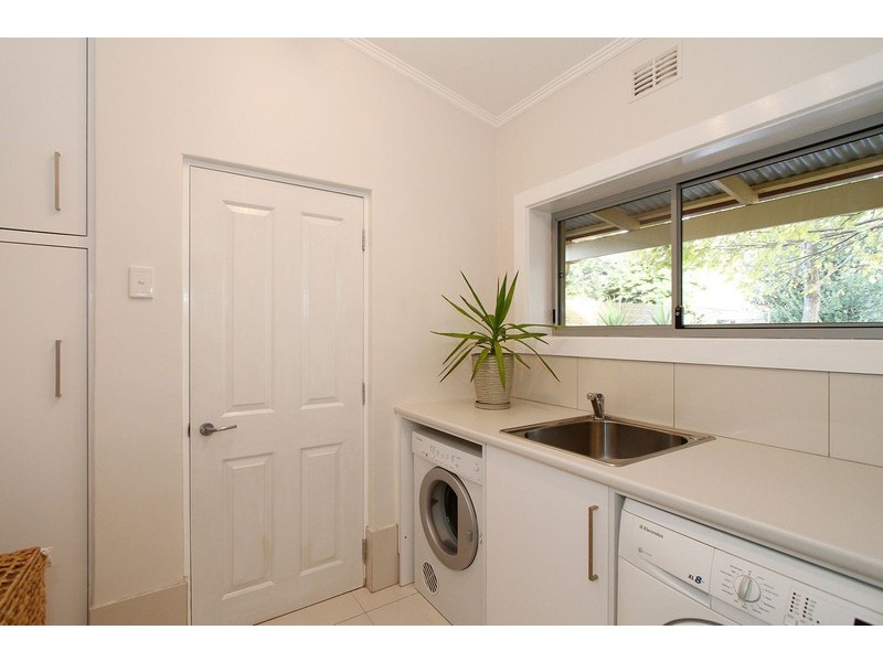 11 Rosslyn Avenue, Manningham SA 5086