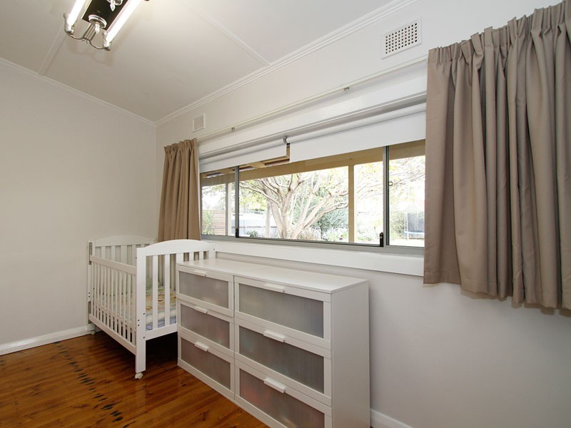 11 Rosslyn Avenue, Manningham SA 5086