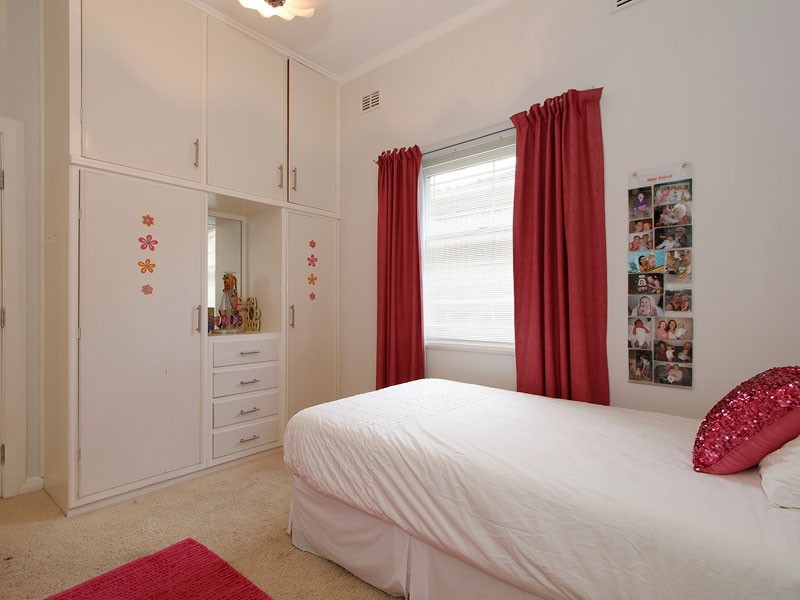 11 Rosslyn Avenue, Manningham SA 5086