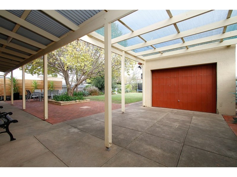 11 Rosslyn Avenue, Manningham SA 5086