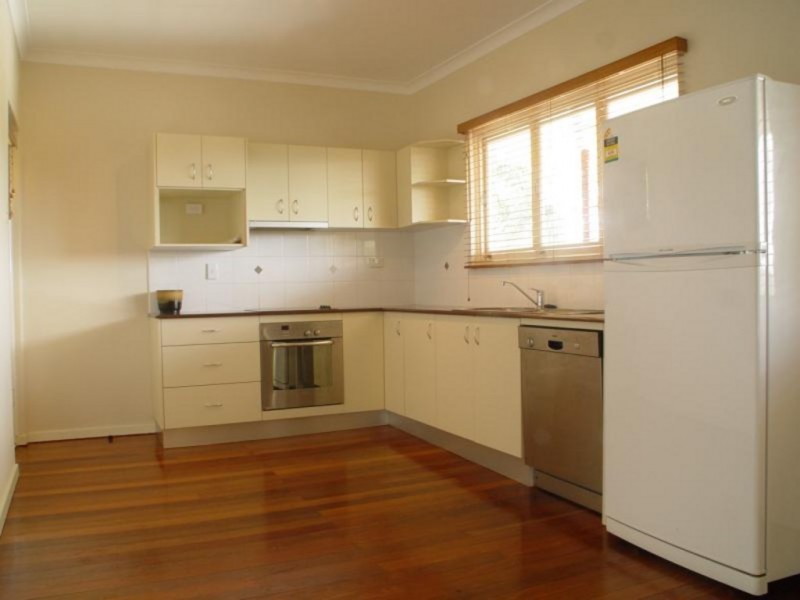 372 Nursery Road, Holland Park QLD 4121