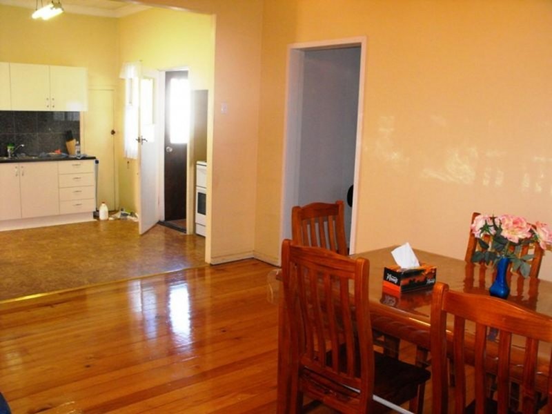 32 Swain St, Holland Park West QLD 4121