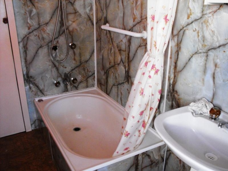 32 Swain St, Holland Park West QLD 4121