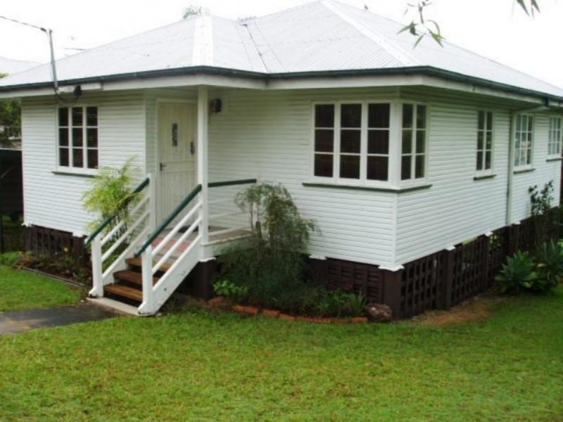 10 Carnelian Street, Holland Park QLD 4121