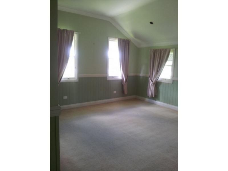 148 Oates Avenue, Holland Park QLD 4121