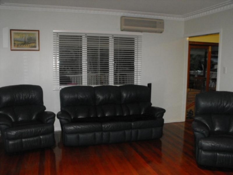 11 Hyslop Street, Moorooka QLD 4105