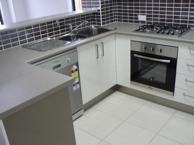 4, 8 CHARNWOOD ST, Sunnybank Hills QLD 4109