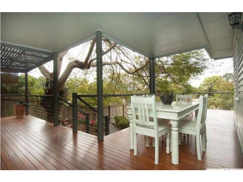 141 Arnold Street, Holland Park QLD 4121