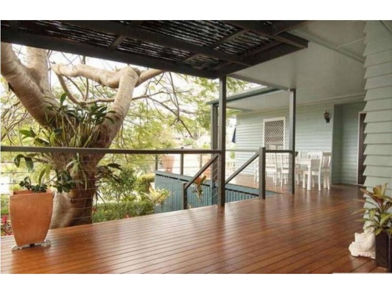 141 Arnold Street, Holland Park QLD 4121