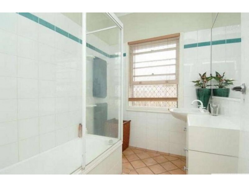 141 Arnold Street, Holland Park QLD 4121