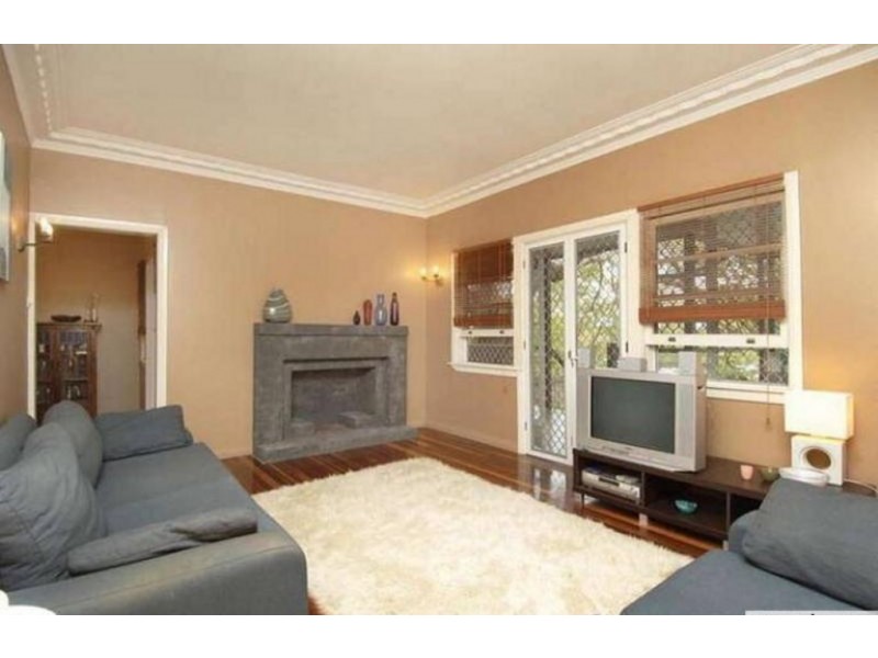 141 Arnold Street, Holland Park QLD 4121