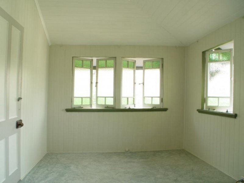 50 Turquoise Street, Holland Park QLD 4121