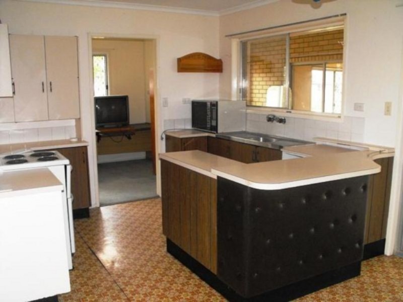 10 Saffron Street, Robertson QLD 4109