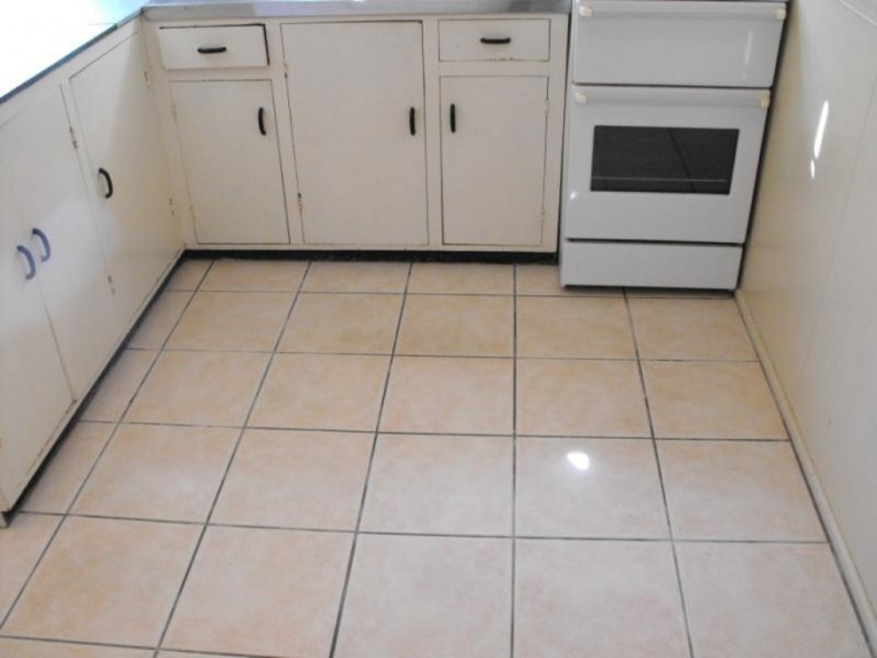 2/ 23 Rowsley, Greenslopes QLD 4120