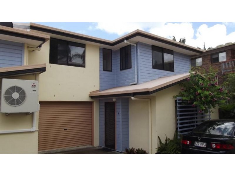 4/10 Rolle Street, Holland Park West QLD 4121