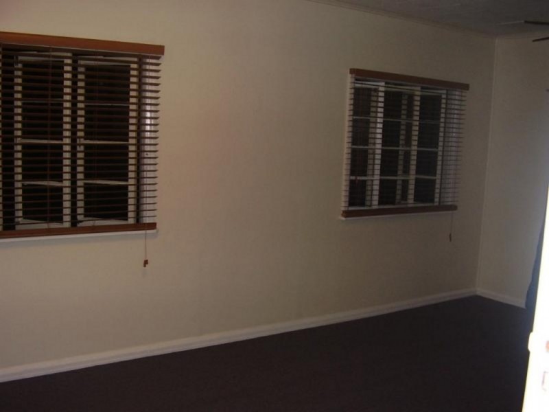 42 Palm Avenue, Holland Park West QLD 4121