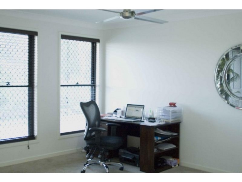 8 Adelong Close, Upper Coomera QLD 4209