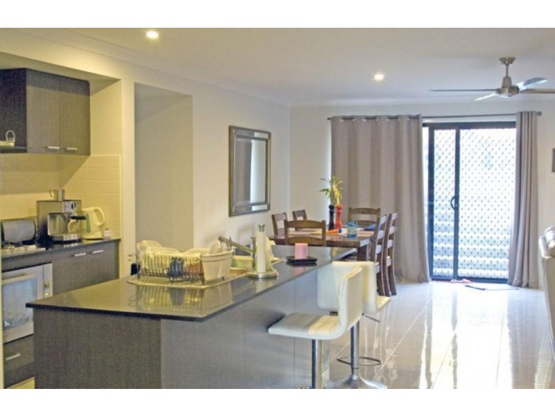 8 Adelong Close, Upper Coomera QLD 4209