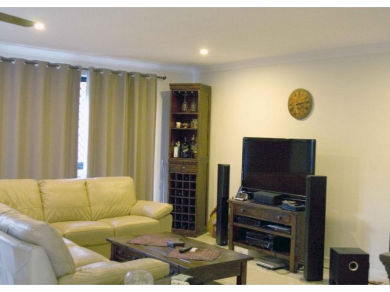 8 Adelong Close, Upper Coomera QLD 4209