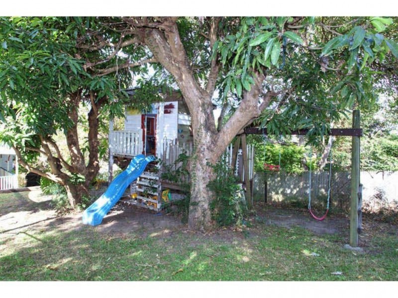 32 Abbotsleigh Street, Holland Park QLD 4121
