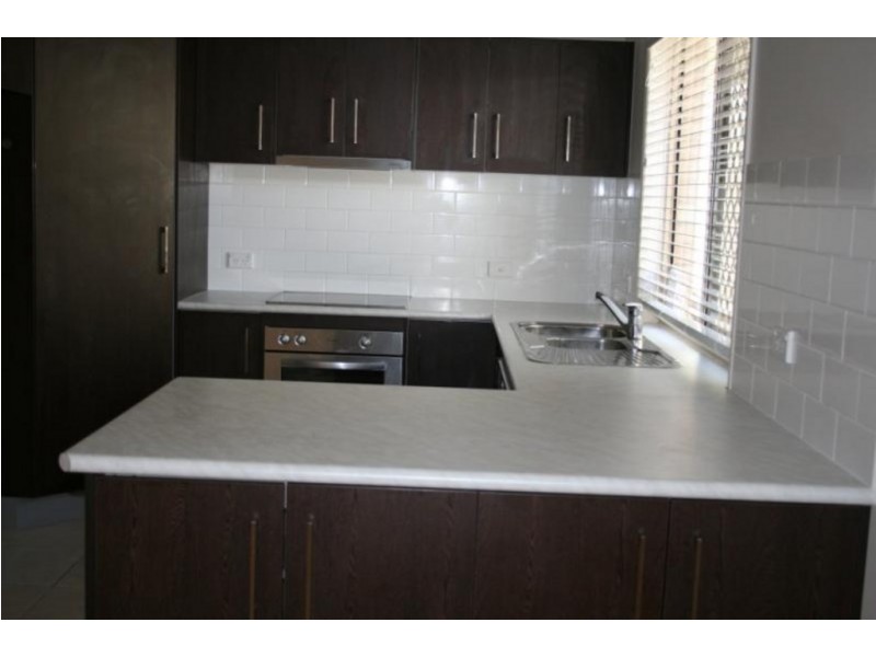 10 Dobbie Street, Holland Park QLD 4121