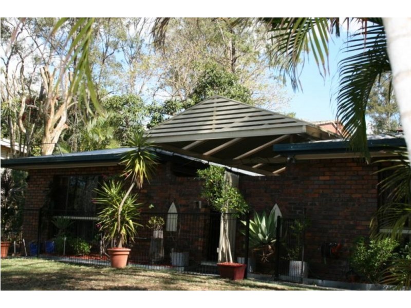 8 Gaza Road, Holland Park West QLD 4121