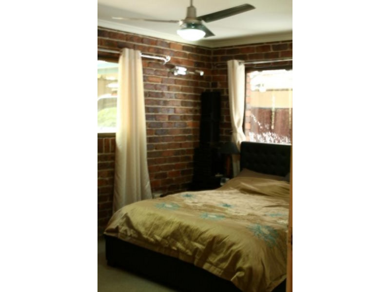 8 Gaza Road, Holland Park West QLD 4121